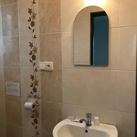 Aniko Diakovce-sala ゲストハウス