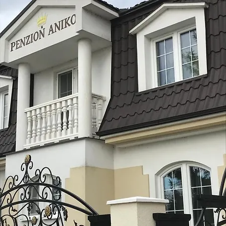 Aniko Diakovce-sala Pensión *